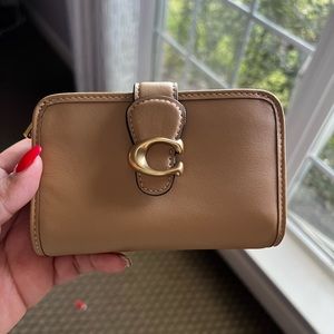 Coach smooth leather tabby medium wallet